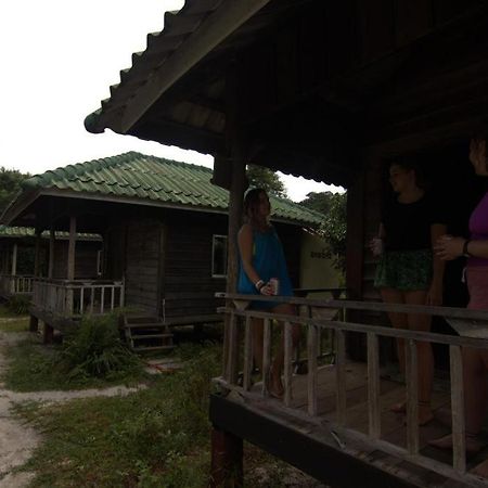 Mad Monkey Koh Rong Samloem Koh Rong Sanloem Exterior foto