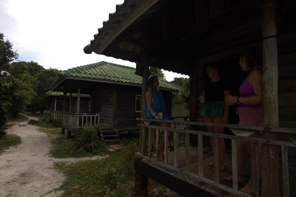 Mad Monkey Koh Rong Samloem Koh Rong Sanloem Exterior foto