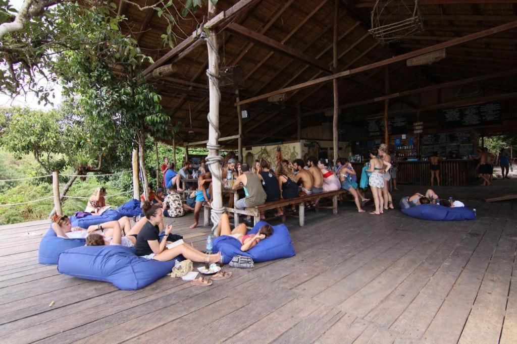 Mad Monkey Koh Rong Samloem Koh Rong Sanloem Exterior foto